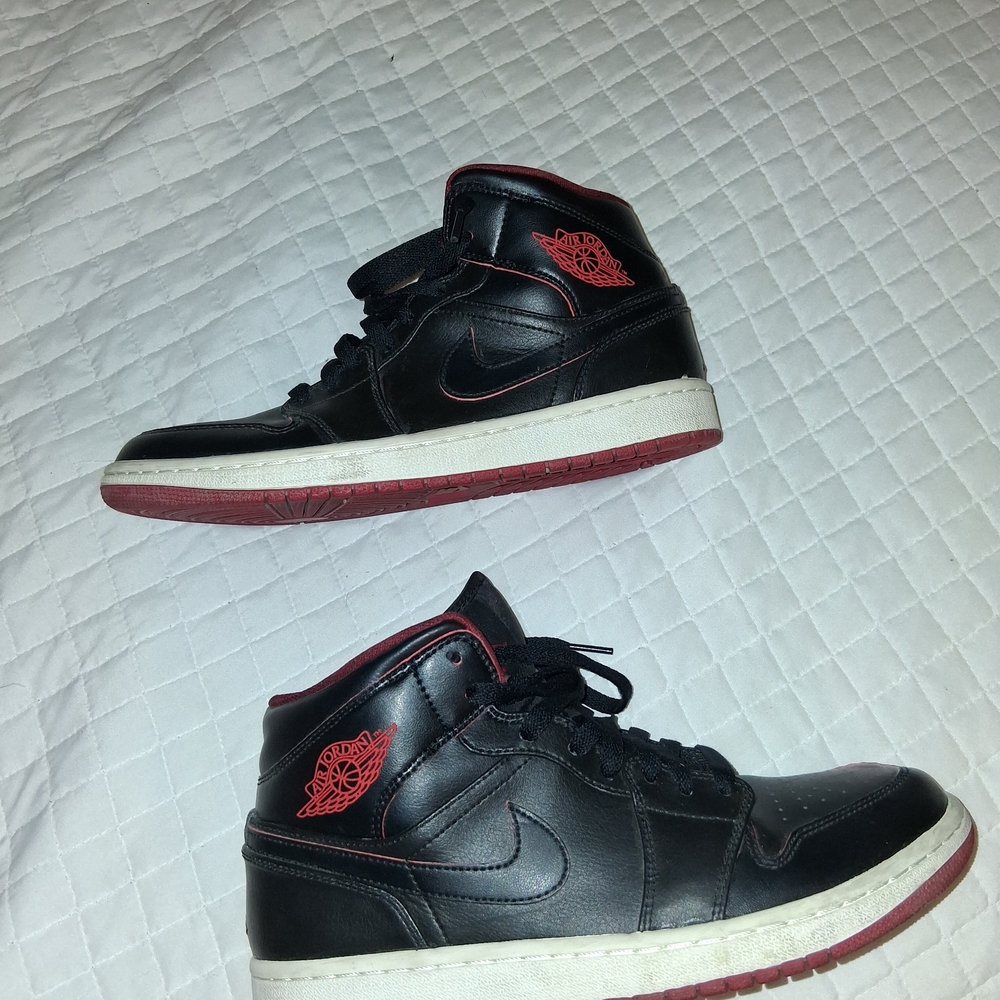Nike Black and Red High-Top Sneakers
